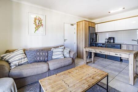 1 Bedroom Apartment in Paardevlei