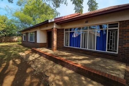 3 Bedroom House in Vanderbijlpark Se2