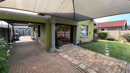 2 Bedroom House in Minnebron