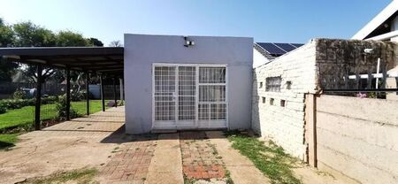1 Bedroom flat to rent in Dan Pienaarville, Krugersdorp