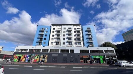 Bachelor Apartment to rent in Zonnebloem, Cape Town