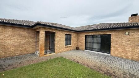 3 Bedroom house to rent in Sonkring, Brackenfell