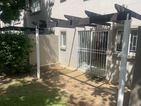 2 Bedroom duplex townhouse - sectional to rent in Greenstone Hill, Edenvale