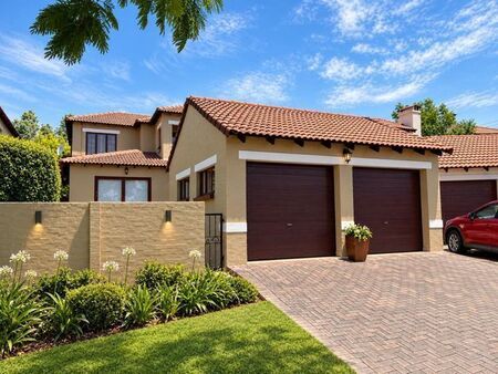 2 Bedroom duplex townhouse - freehold to rent in Fourways, Sandton