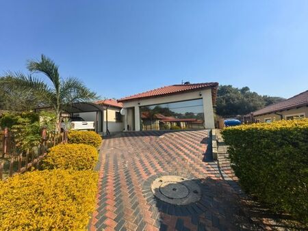 3 Bedroom house to rent in Heatherview, Akasia