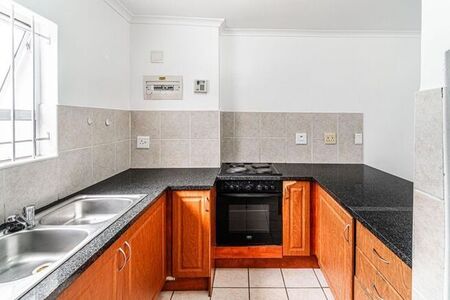 2 Bedroom house to rent in Muizenberg, Cape Town