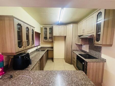 2 Bedroom duplex apartment to rent in Bulwer, Durban
