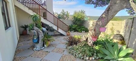 3 Bedroom Apartment in Stilbaai Wes