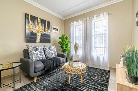 2 Bedroom Apartment in Scottsdene