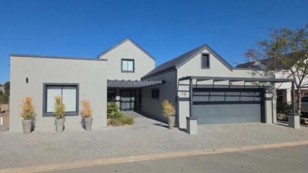 3 Bedroom House in Silwerstrand Golf and River Estate