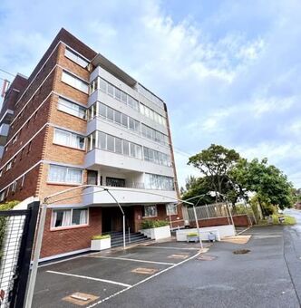 2 Bedroom Apartment in Amanzimtoti