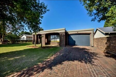 4 Bedroom House in Sinoville