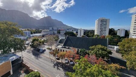 2 Bedroom apartment to rent in Claremont Upper, Cape Town