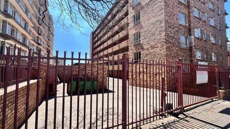 5 Bedroom flat to rent in Sunnyside, Pretoria