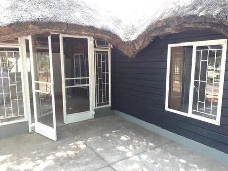 1 Bedroom Flat in Kameeldrift East